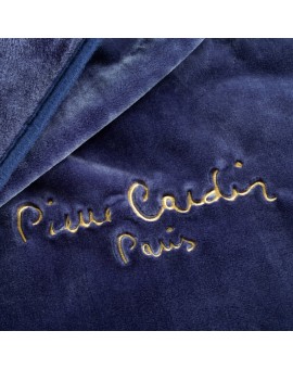 Koc CLARA o wysokiej gramaturze z haftowanym logo PIERRE CARDIN