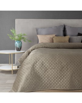 Narzuta welwetowa na fotel ciemnobeżowa 70x160 cm pikowana w geometryczny wzór metodą hot press DIMON