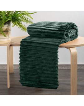 DESIGN 91 Koc typu flano SOFT zdobiony wytłaczanym wzorem z efektem 3D