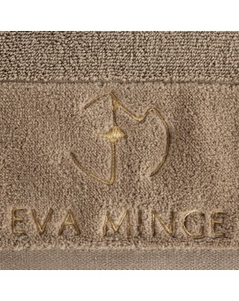 EVA MINGE Ręcznik GAJA z bawełny frotte z welwetową bordiurą i haftem z logo kolekcji, 550 g/m2