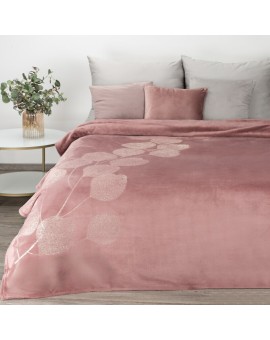 Koc flano 150x200 cm różowy miękki i miły w dotyku z błyszczącym nadrukiem z motywem liści eukaliptusa GINKO 2 Eurofirany Premiu