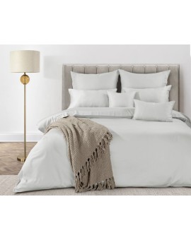 Pościel 140x200 cm z bawełny, makosatyny kolor biały z ozdobną kantą i haftem kolekcja MINGE ELEGANTE