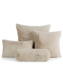 Poszewka na poduszkę 30x50 cm jasnobeżowa z miękkiej futrzanej tkaniny NINA Eurofirany | Time- 2