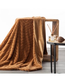 Koc 150x200 cm miodowy, z miękkiej tkaniny futerkowej z efektem 3D KATE