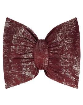 Poduszka 45x55 cm welwetowa kolor bordowy w kształcie kokardy z przecieranym lśniącym wzorem KODARDA 1