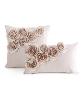 Poszewka na poduszkę 30 x 50 cm z welwetu kolor pudrowy zdobiona w róże 3D Eurofirany | Time- 2