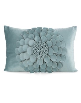 Poszewka na poduszkę 30 x 50 cm z welwetu kolor miętowy zdobiona trójwymiarowym motywem kwiatu FLORES 2