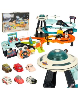 Kosmiczny tor samochodowy wielopoziomowy kierownica